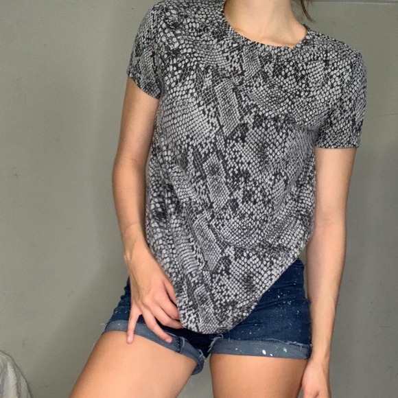 Snake skin basic tee - Picture 4 of 5